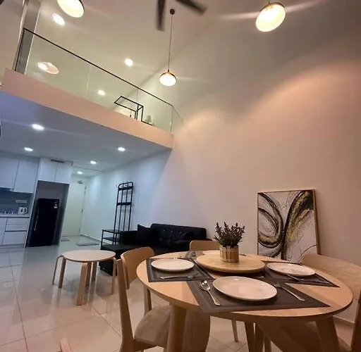 2 Guest Duplex City Center Eko Cheras Mall Kuala Lumpur Pavilion Bukit Bintang Klcc Petaling Street Central Market National Zoo Batu Caves Merdeka Square
