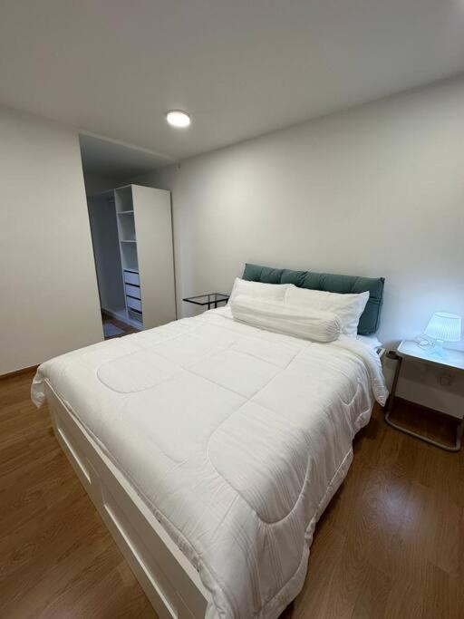 Pangsapuri 2 Guest Duplex Center Eko Cheras Mall Pavilion Bukit Bintang Klcc Petaling Street Market National Zoo Batu Caves Merdeka Square