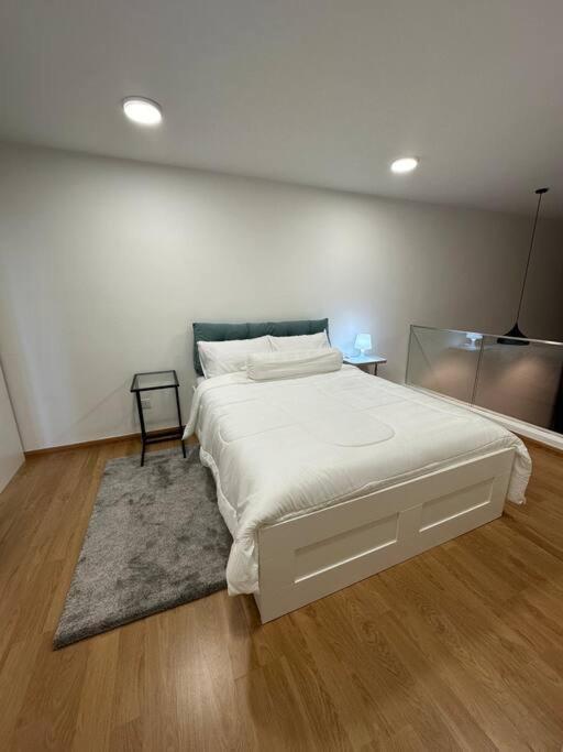 2 Guest Duplex Center Eko Cheras Mall Pavilion Bukit Bintang Klcc Petaling Street Market National Zoo Batu Caves Merdeka Square *